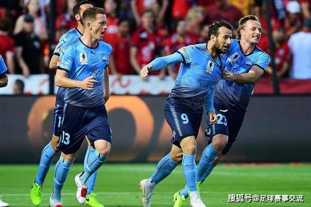 阿特金森赞哈登：全力以赴训练，积极指导年轻人